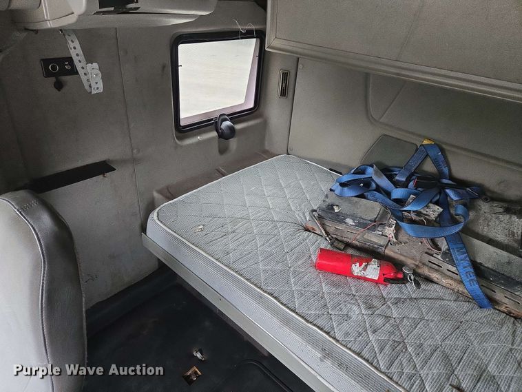 image for item EL2066 2010 International ProStar semi truck