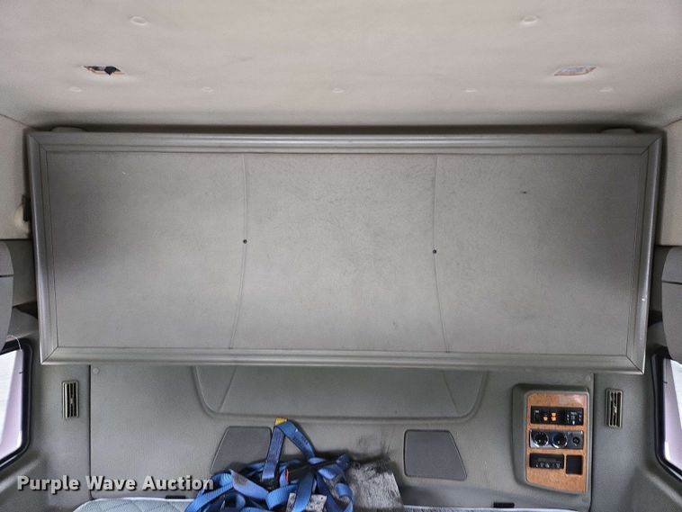 image for item EL2066 2010 International ProStar semi truck