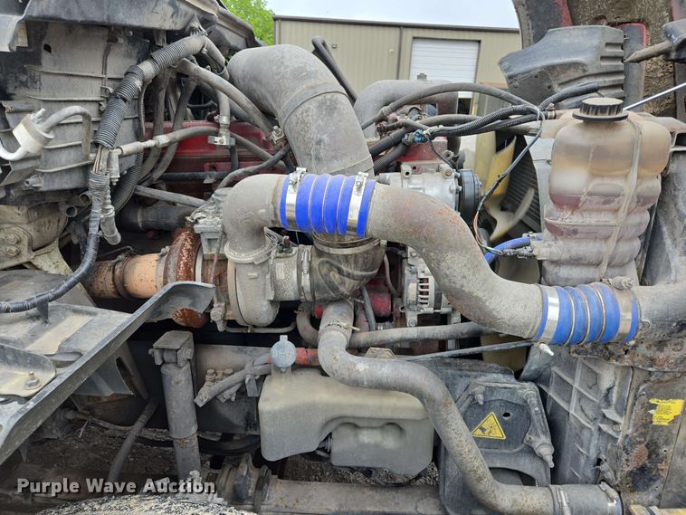 image for item EL2066 2010 International ProStar semi truck