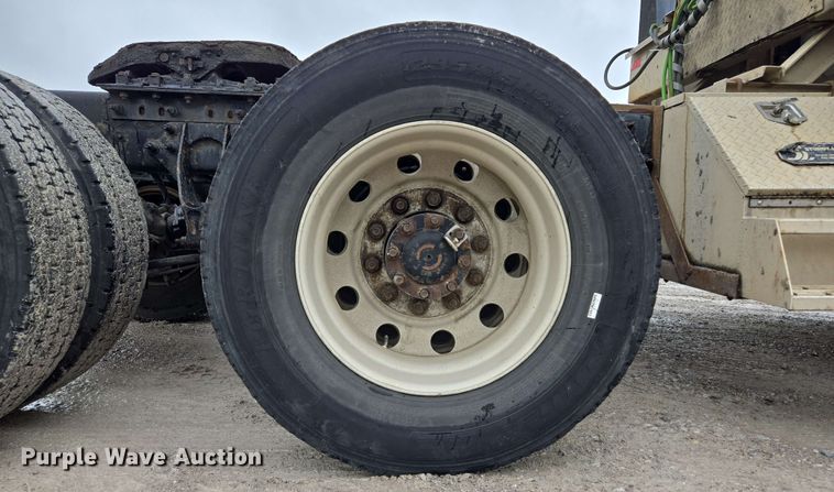 image for item EL2066 2010 International ProStar semi truck