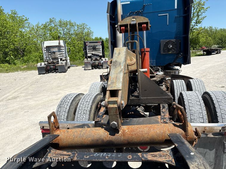 image for item EM2517 Fifth wheel wrecker