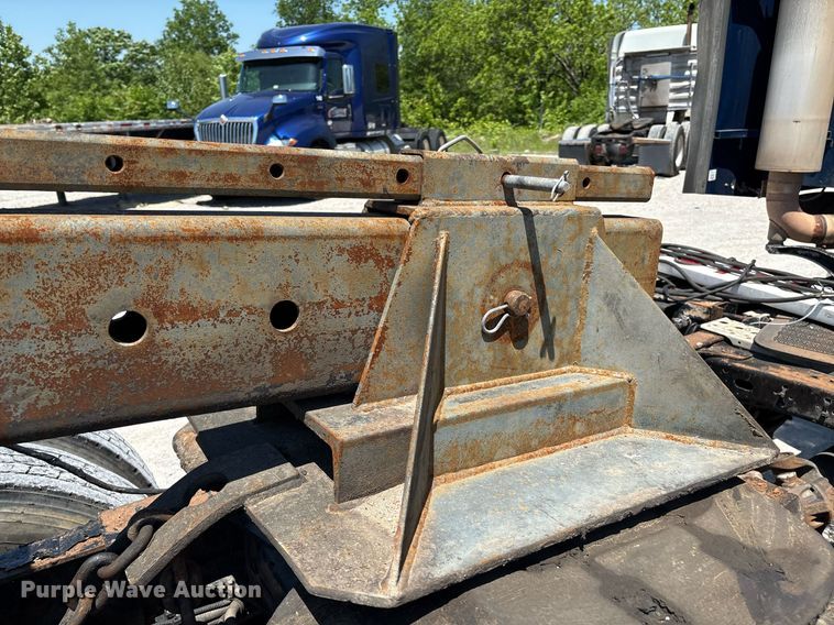 image for item EM2517 Fifth wheel wrecker