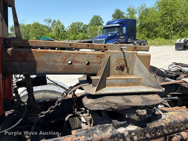 image for item EM2517 Fifth wheel wrecker