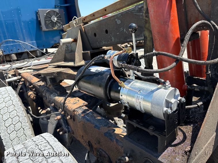 image for item EM2517 Fifth wheel wrecker