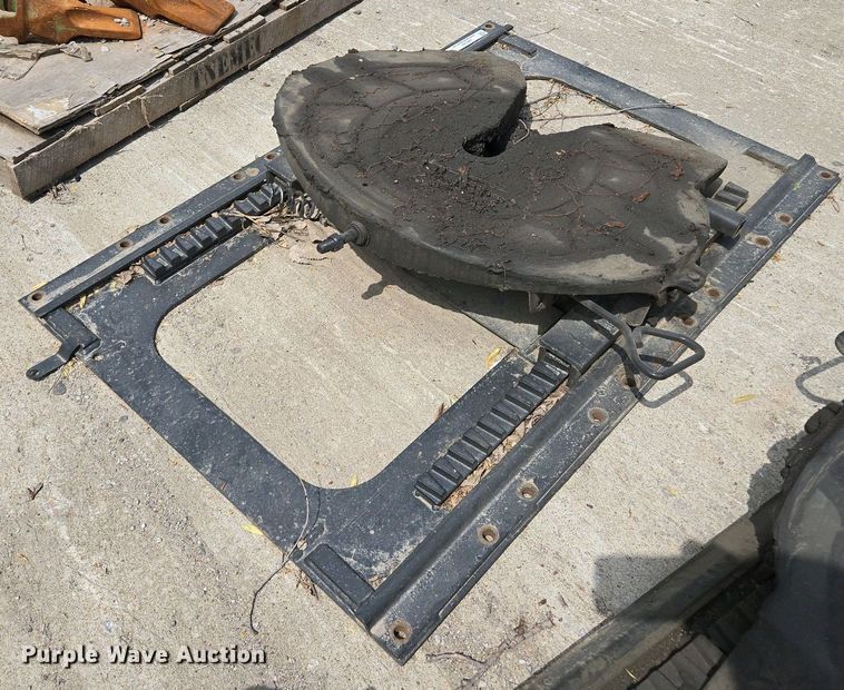 image for item EM7060 Fifth wheel plate 