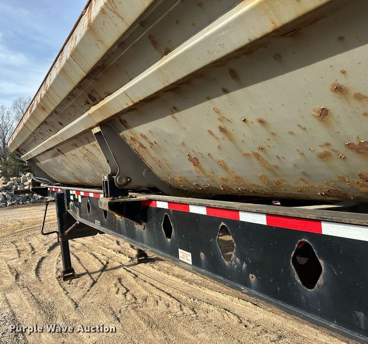 image for item EN3019 2016 Cross Country  200-43 side dump trailer