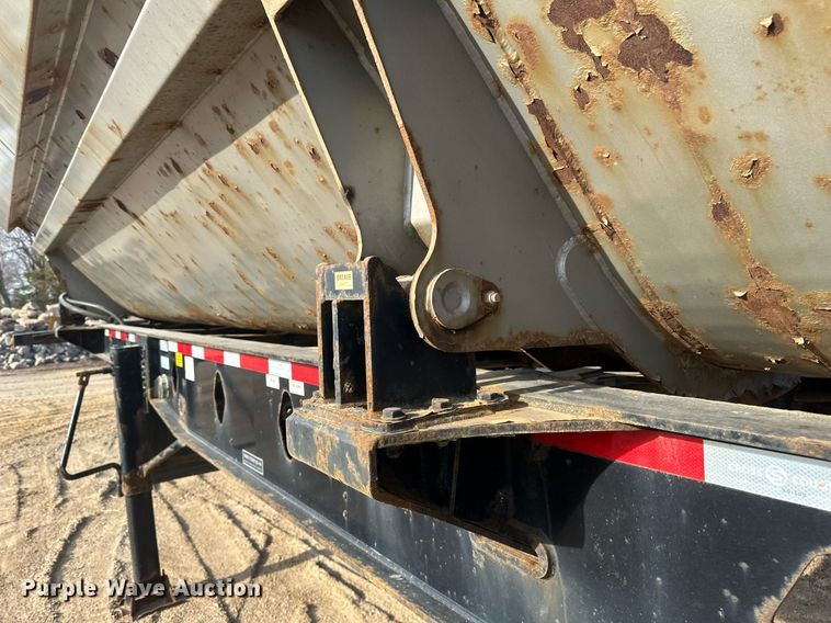image for item EN3019 2016 Cross Country  200-43 side dump trailer