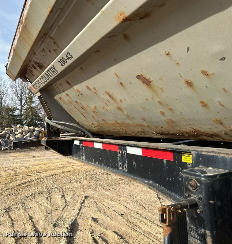 image for item EN3019 2016 Cross Country  200-43 side dump trailer