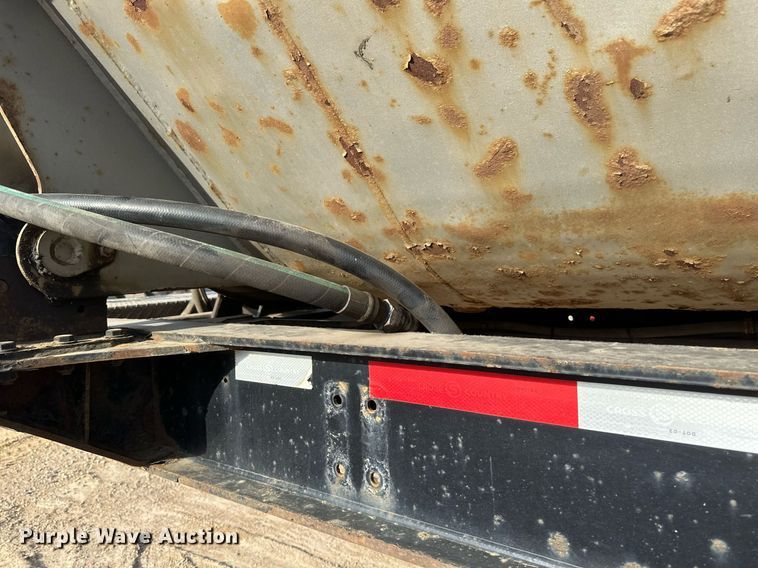 image for item EN3019 2016 Cross Country  200-43 side dump trailer