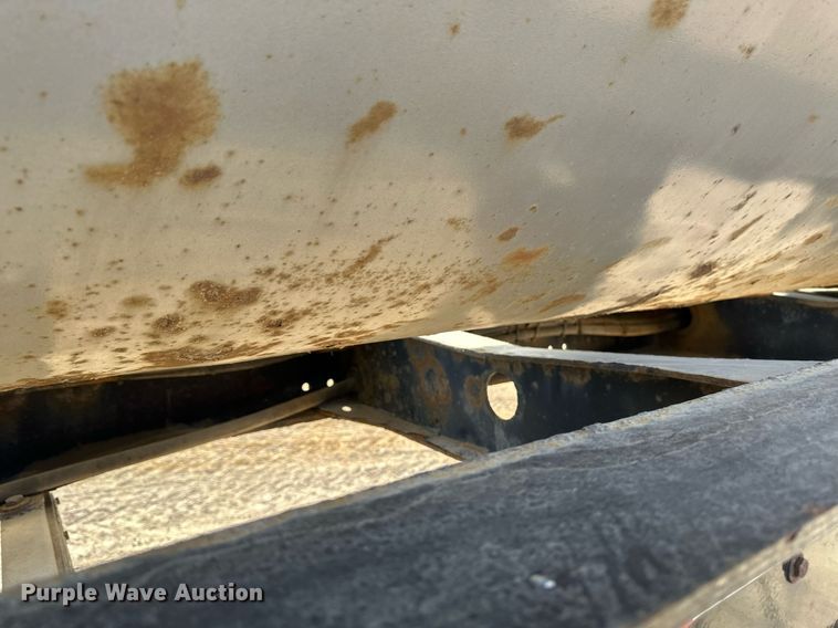 image for item EN3019 2016 Cross Country  200-43 side dump trailer