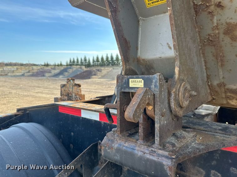 image for item EN3019 2016 Cross Country  200-43 side dump trailer