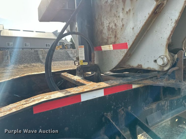 image for item EN3019 2016 Cross Country  200-43 side dump trailer
