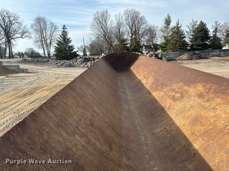 image for item EN3019 2016 Cross Country  200-43 side dump trailer