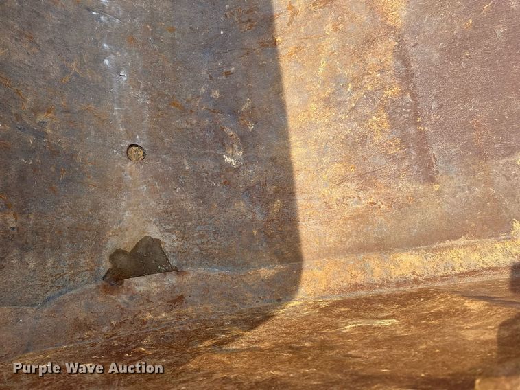 image for item EN3019 2016 Cross Country  200-43 side dump trailer