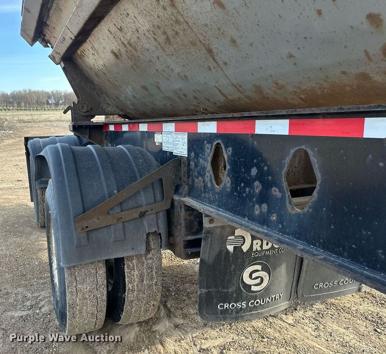 image for item EN3019 2016 Cross Country  200-43 side dump trailer