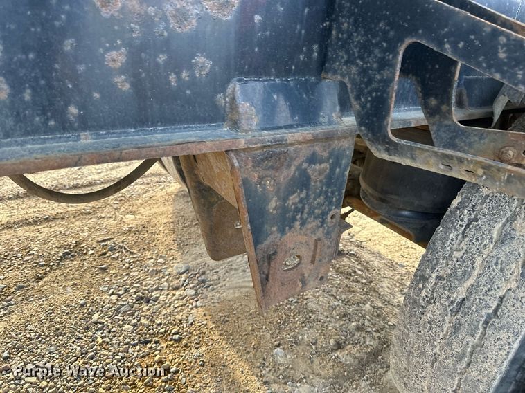 image for item EN3019 2016 Cross Country  200-43 side dump trailer