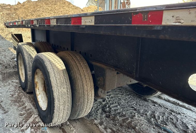 image for item EN3023 2012 Transcraft TL200 flatbed trailer