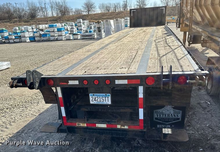 image for item EN3023 2012 Transcraft TL200 flatbed trailer
