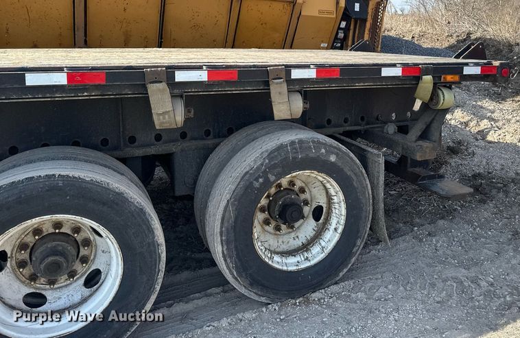 image for item EN3023 2012 Transcraft TL200 flatbed trailer