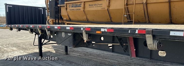 image for item EN3023 2012 Transcraft TL200 flatbed trailer