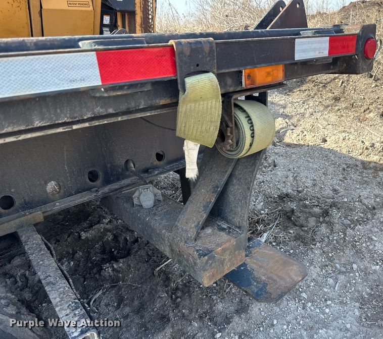 image for item EN3023 2012 Transcraft TL200 flatbed trailer