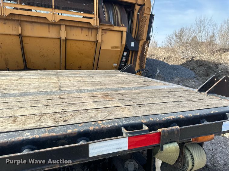 image for item EN3023 2012 Transcraft TL200 flatbed trailer