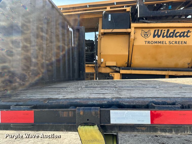 image for item EN3023 2012 Transcraft TL200 flatbed trailer