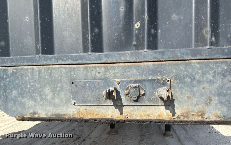 image for item EN3023 2012 Transcraft TL200 flatbed trailer