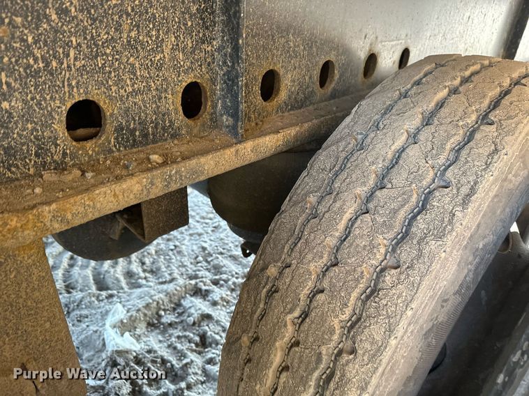 image for item EN3023 2012 Transcraft TL200 flatbed trailer