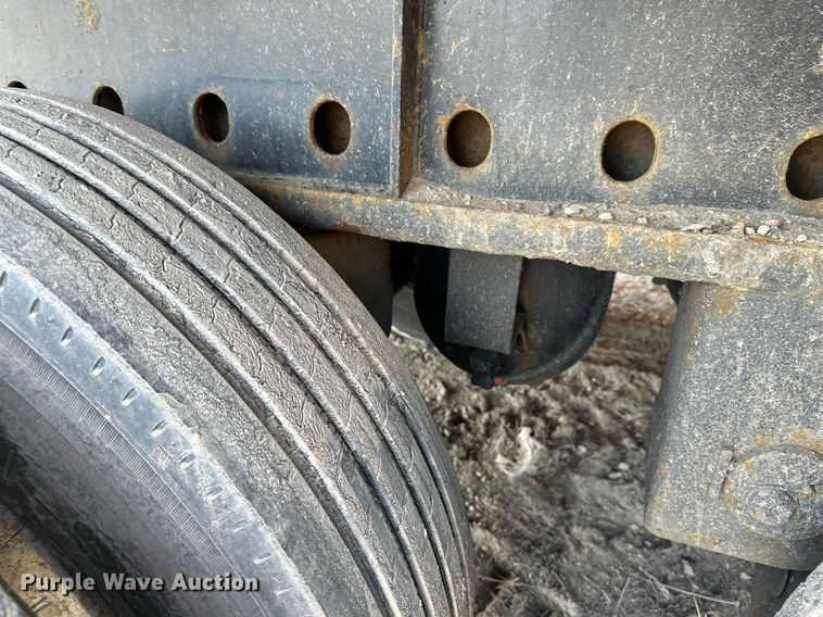 image for item EN3023 2012 Transcraft TL200 flatbed trailer