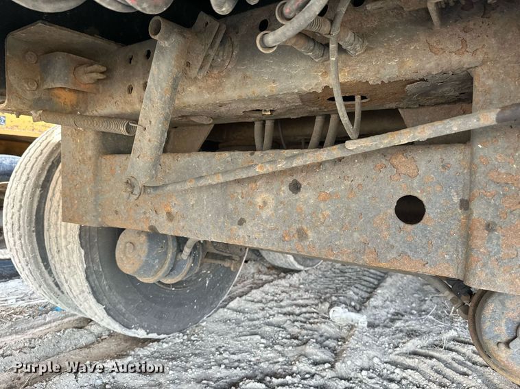 image for item EN3023 2012 Transcraft TL200 flatbed trailer