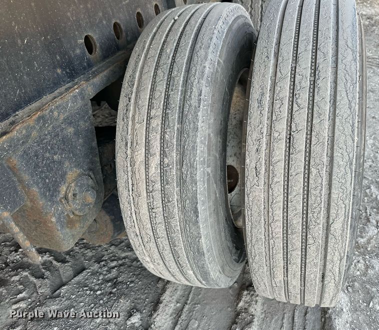 image for item EN3023 2012 Transcraft TL200 flatbed trailer