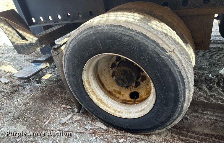 image for item EN3023 2012 Transcraft TL200 flatbed trailer