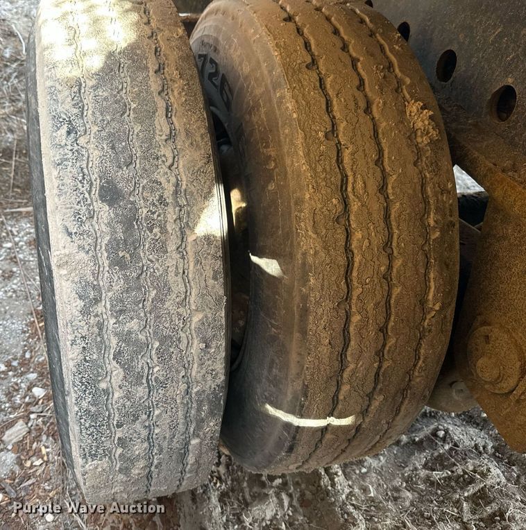 image for item EN3023 2012 Transcraft TL200 flatbed trailer