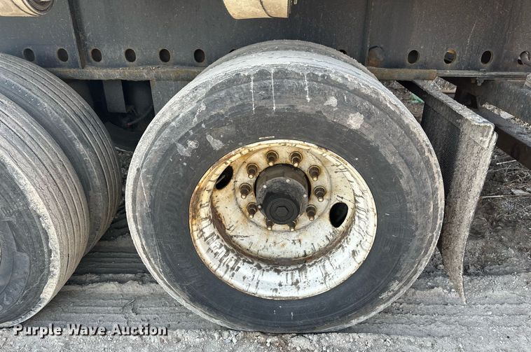 image for item EN3023 2012 Transcraft TL200 flatbed trailer