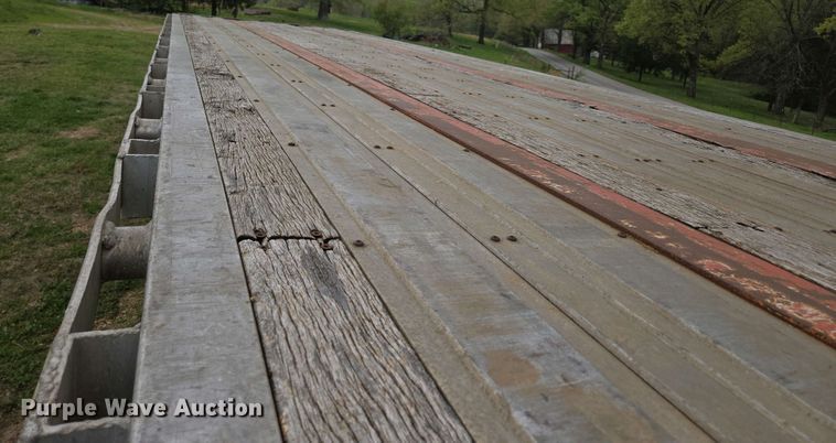 image for item EN3587 2002 Lufkin FL-XL flatbed trailer