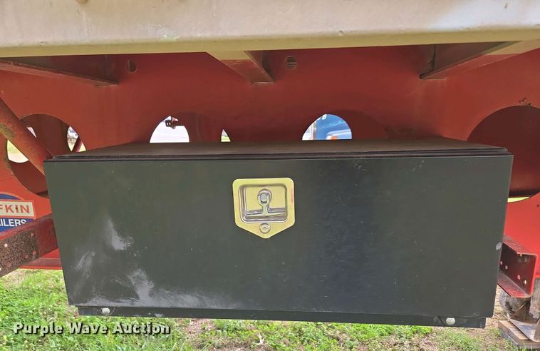 image for item EN3587 2002 Lufkin FL-XL flatbed trailer