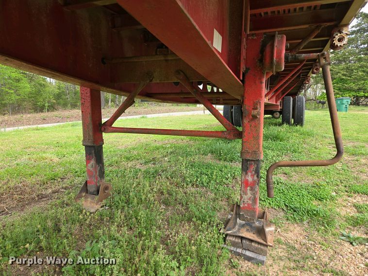 image for item EN3587 2002 Lufkin FL-XL flatbed trailer