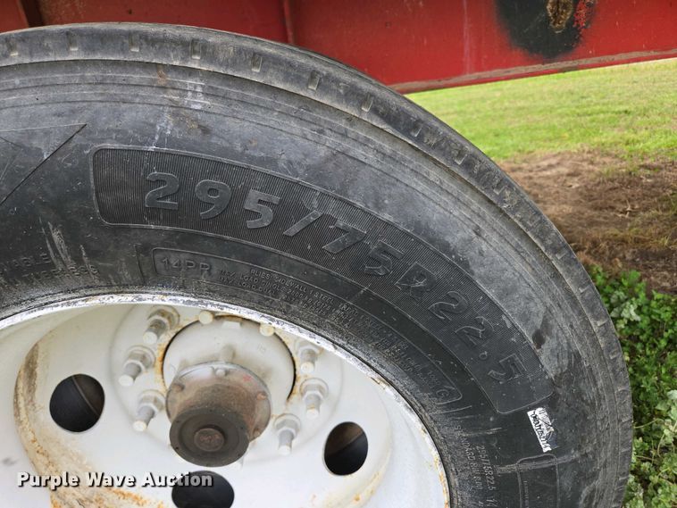 image for item EN3587 2002 Lufkin FL-XL flatbed trailer