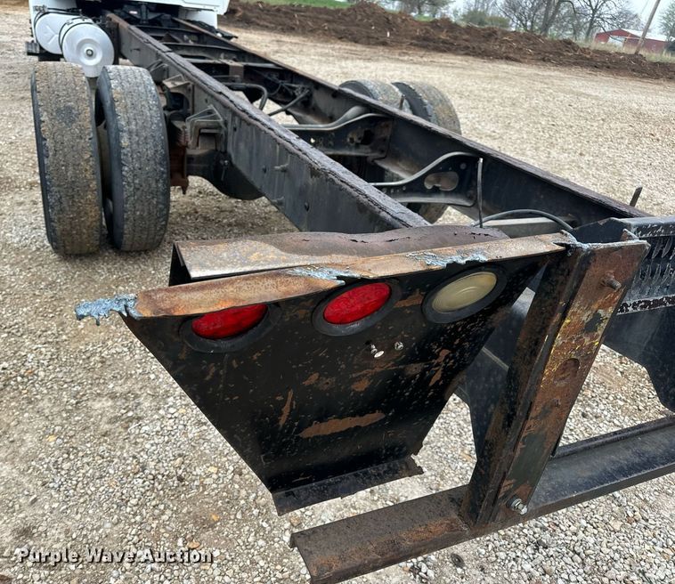 image for item EN4502 2010 International 4300 DuraStar truck cab and chassis