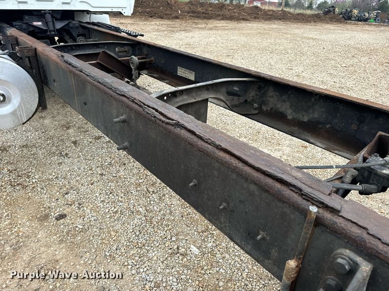 image for item EN4502 2010 International 4300 DuraStar truck cab and chassis