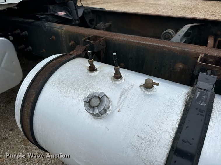 image for item EN4502 2010 International 4300 DuraStar truck cab and chassis