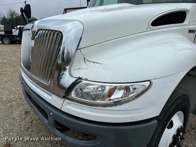 image for item EN4502 2010 International 4300 DuraStar truck cab and chassis