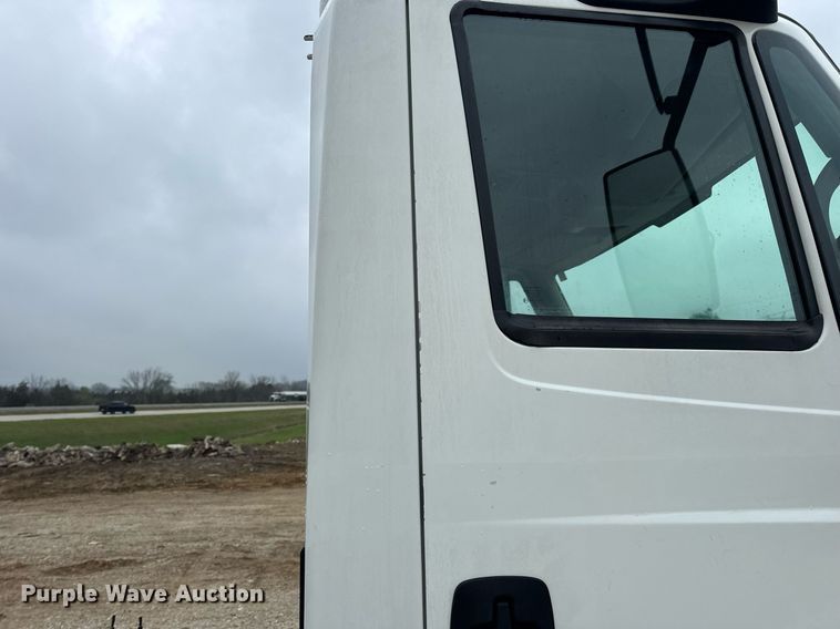 image for item EN4502 2010 International 4300 DuraStar truck cab and chassis