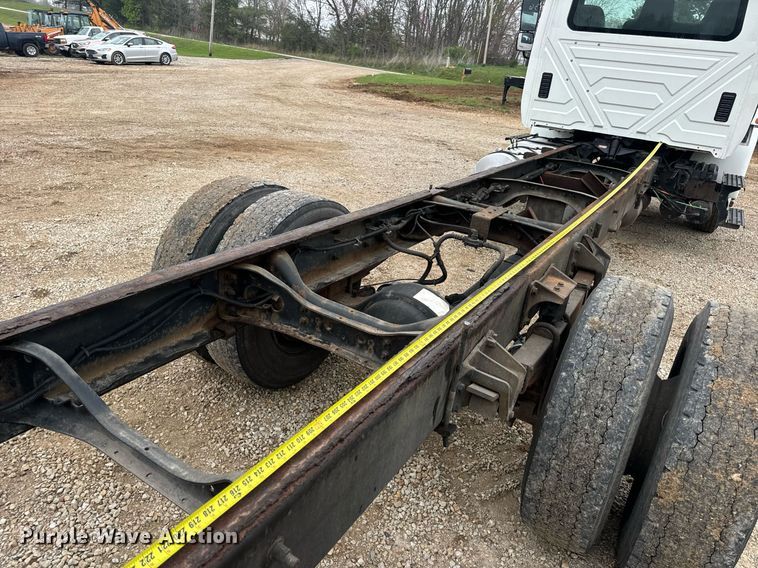 image for item EN4502 2010 International 4300 DuraStar truck cab and chassis