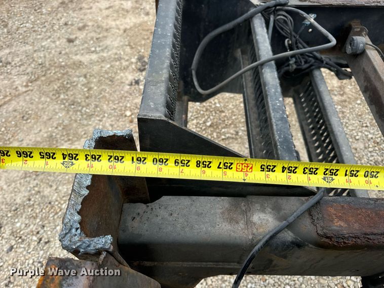 image for item EN4502 2010 International 4300 DuraStar truck cab and chassis