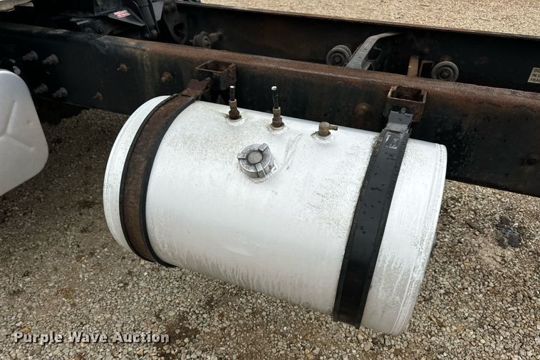 image for item EN4502 2010 International 4300 DuraStar truck cab and chassis