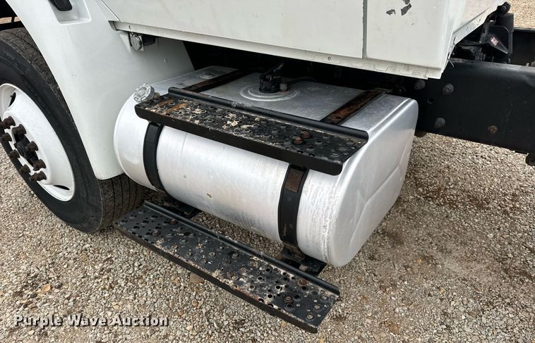 image for item EN4502 2010 International 4300 DuraStar truck cab and chassis