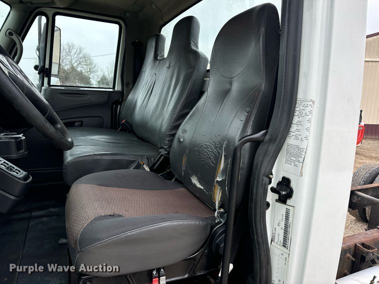 image for item EN4502 2010 International 4300 DuraStar truck cab and chassis