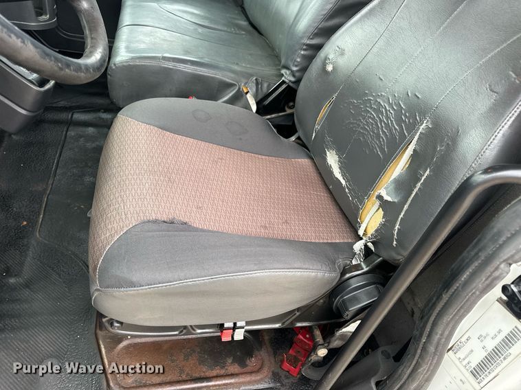 image for item EN4502 2010 International 4300 DuraStar truck cab and chassis